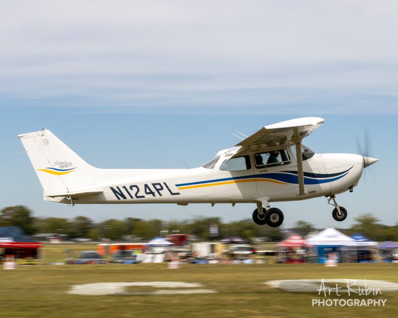 Race 124 · Scott Swope · Cessna 172S N124PL lifting off