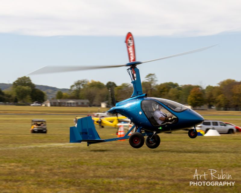 Race 86 · Bobby Tishaw · Magni M24 gyroplane N128TM on its run